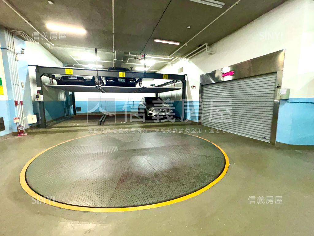 中山區稀有車位房屋室內格局與周邊環境