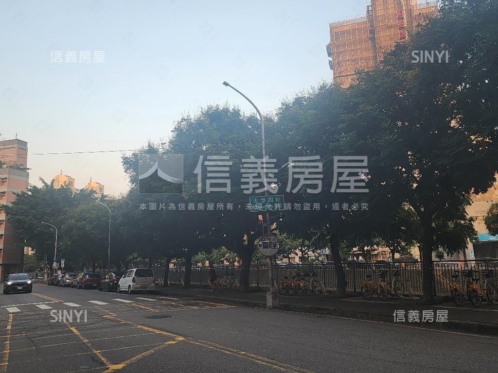 精誠路５９２巷透天房屋室內格局與周邊環境