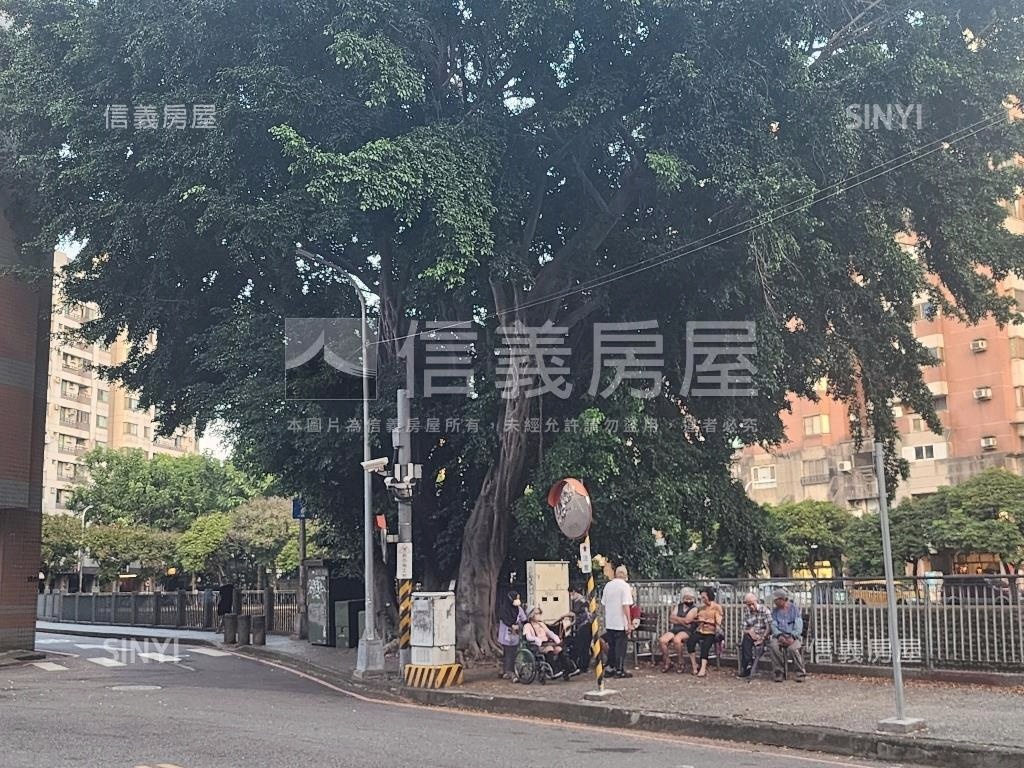 精誠路５９２巷透天房屋室內格局與周邊環境