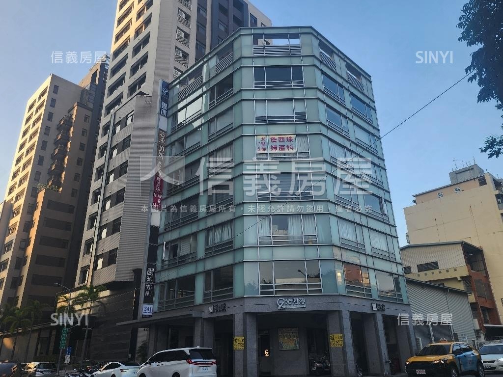精誠路５９２巷透天房屋室內格局與周邊環境
