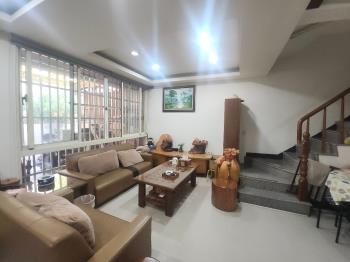 精誠路大面寬透天