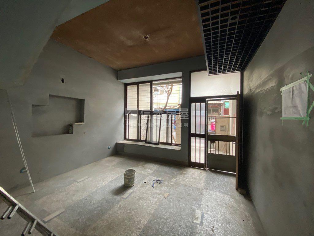 中西區文和街有整理透天房屋室內格局與周邊環境