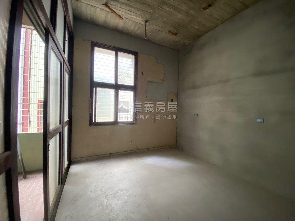 中西區文和街有整理透天房屋室內格局與周邊環境