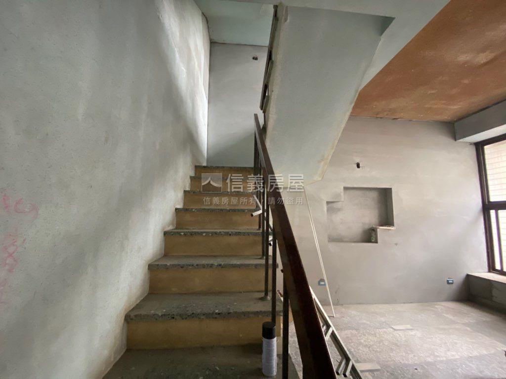 中西區文和街有整理透天房屋室內格局與周邊環境