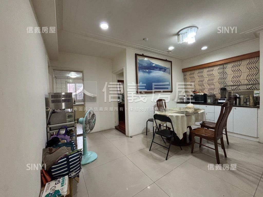 黃金海岸大戶海景稀有釋出房屋室內格局與周邊環境