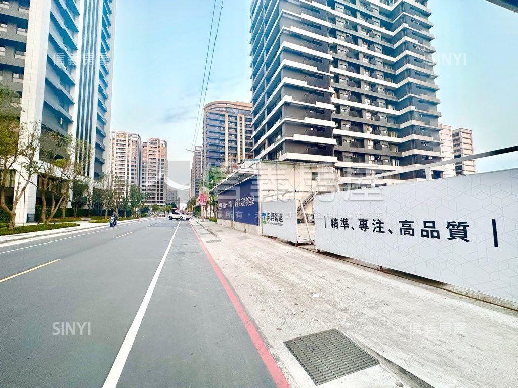 重劃區德鄰豊三房車位房屋室內格局與周邊環境