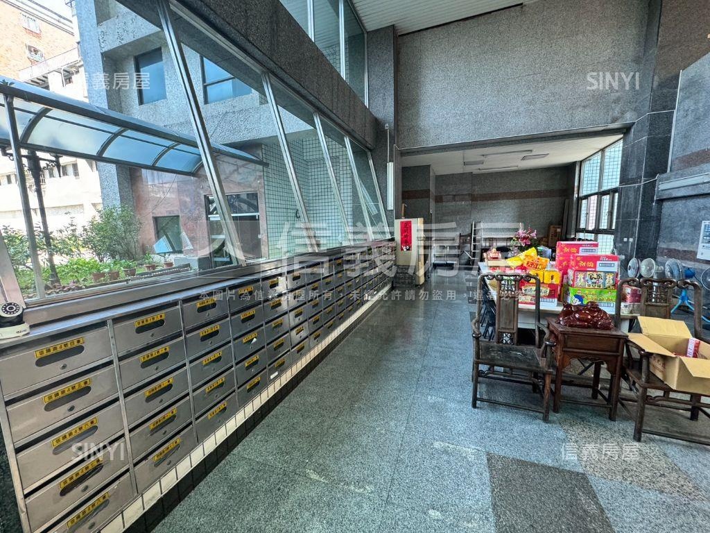 陽明東光學區高樓四房平車房屋室內格局與周邊環境