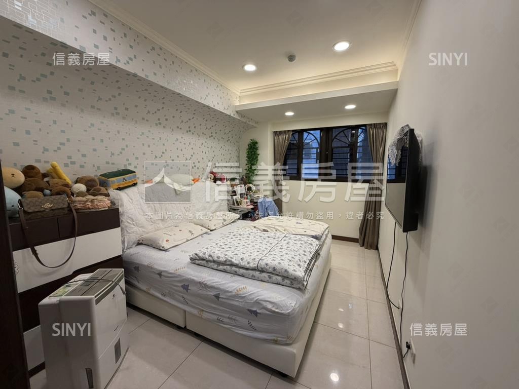 秀朗晶悅三房美屋有車位房屋室內格局與周邊環境