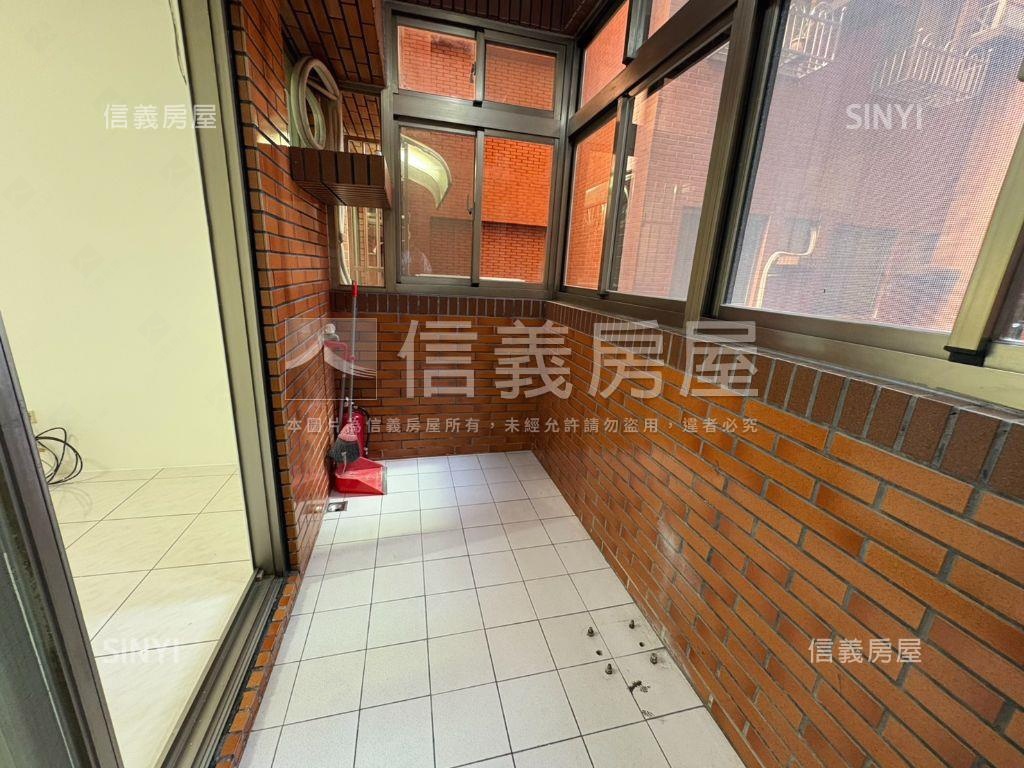 台北東京美三房車位房屋室內格局與周邊環境