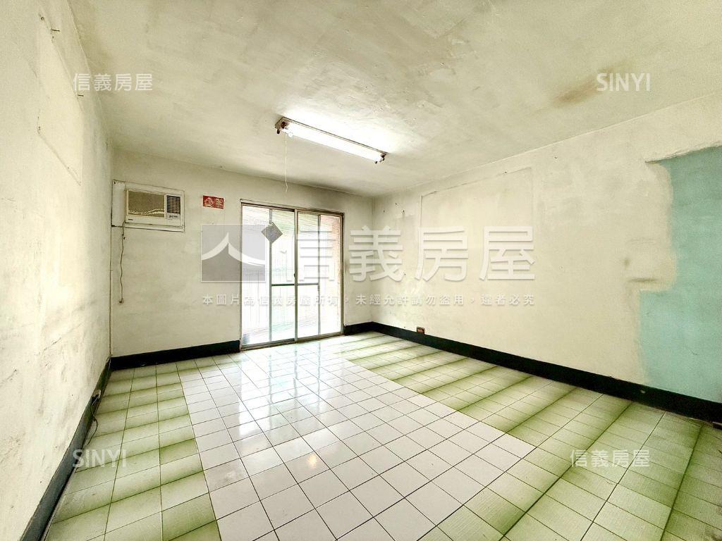 低總價近國道５房三樓公寓房屋室內格局與周邊環境