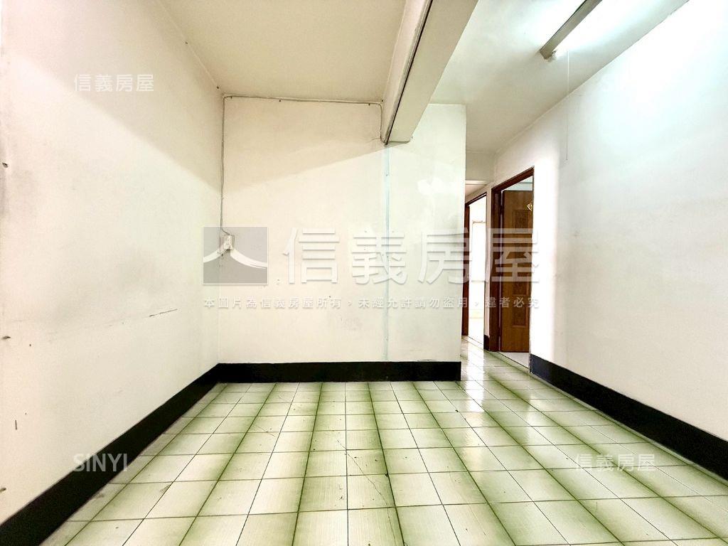 低總價近國道５房三樓公寓房屋室內格局與周邊環境