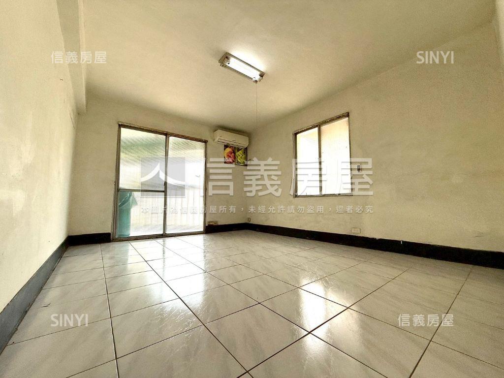 低總價近國道５房三樓公寓房屋室內格局與周邊環境