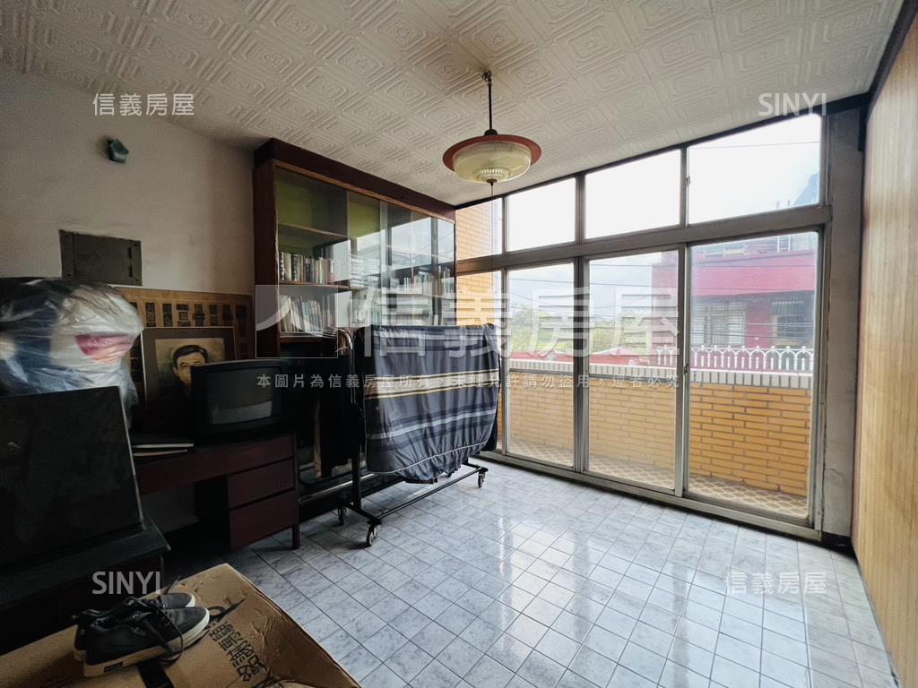 國際路自地自建透天房屋室內格局與周邊環境