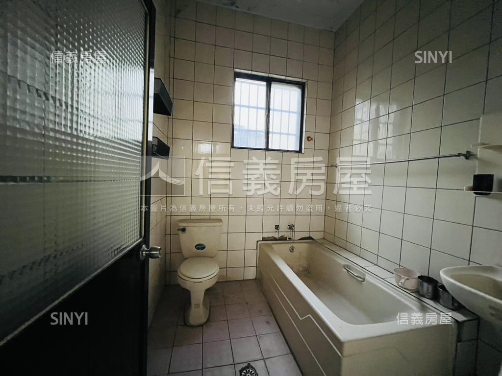 國際路自地自建透天房屋室內格局與周邊環境