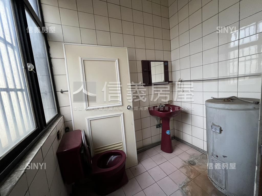 國際路自地自建透天房屋室內格局與周邊環境