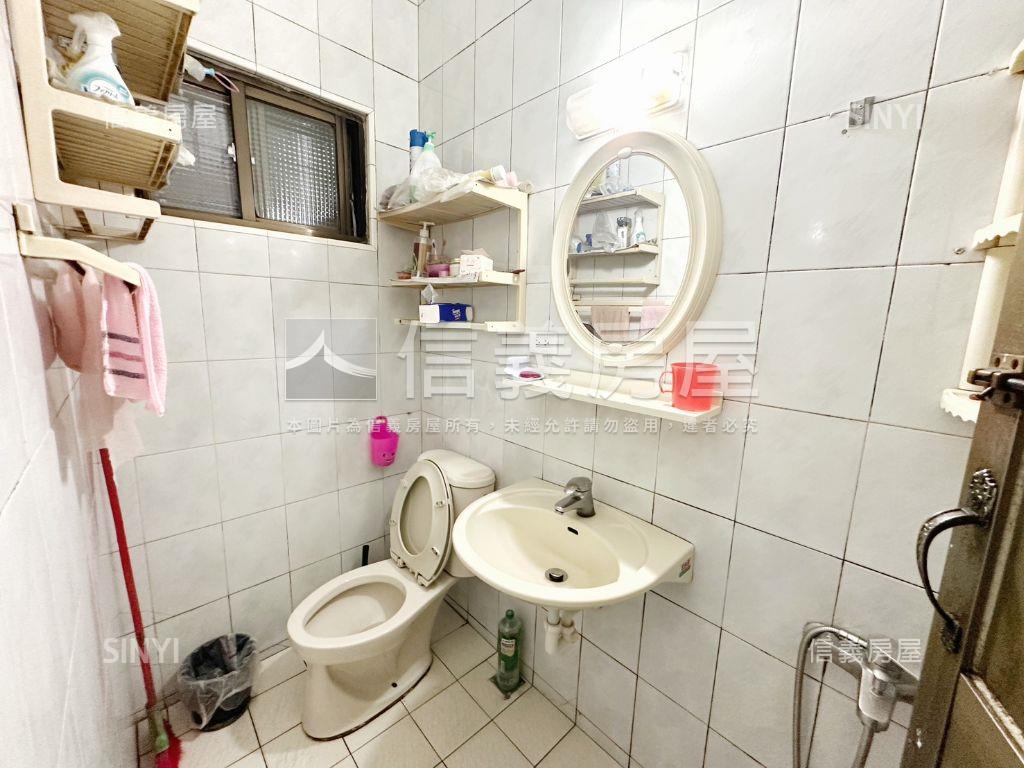 近鳳山車站優質透天房屋室內格局與周邊環境