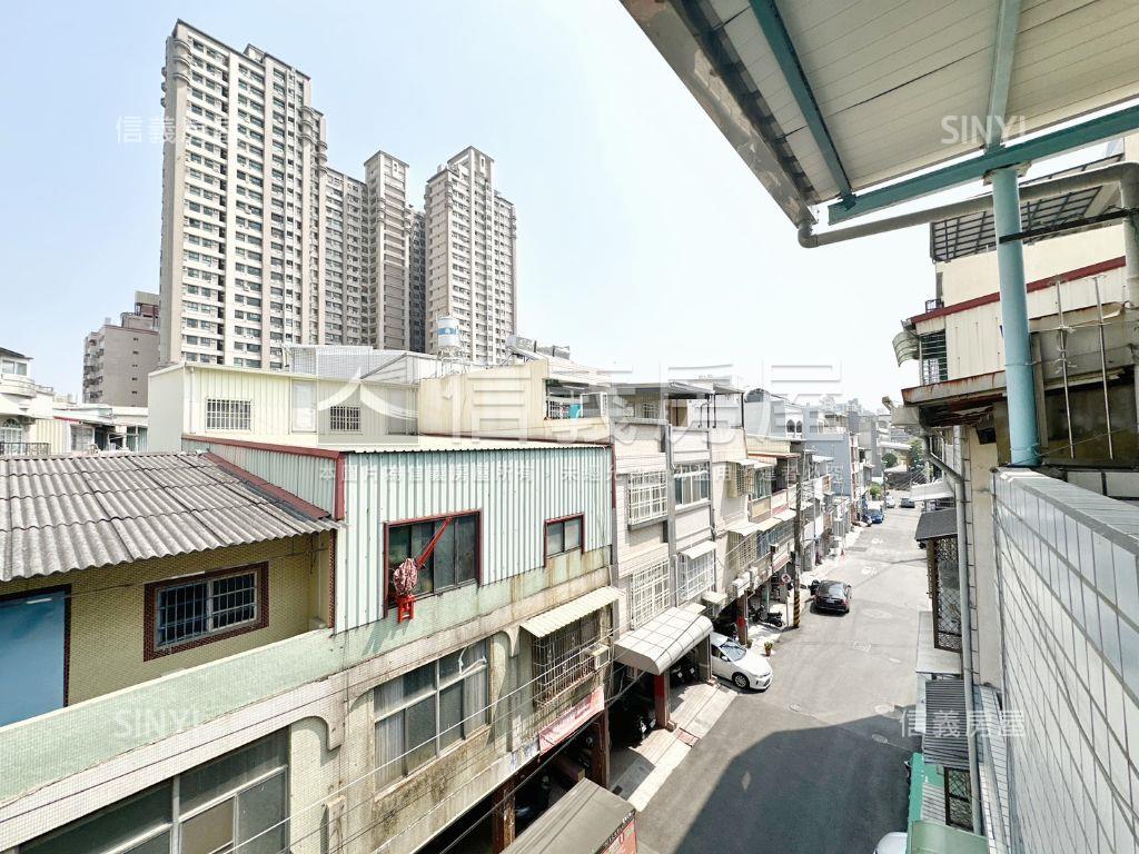 近鳳山車站優質透天房屋室內格局與周邊環境