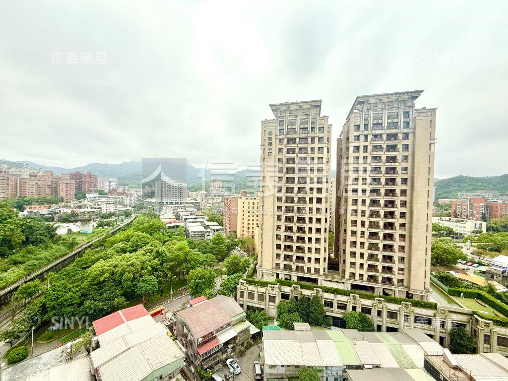 首席高樓美屋三房房屋室內格局與周邊環境