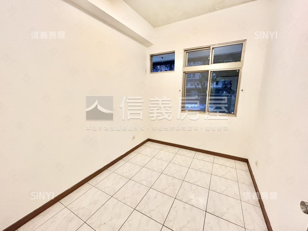 星光市三房露臺戶房屋室內格局與周邊環境