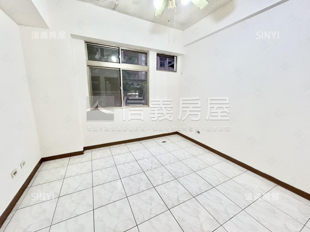 星光市三房露臺戶房屋室內格局與周邊環境