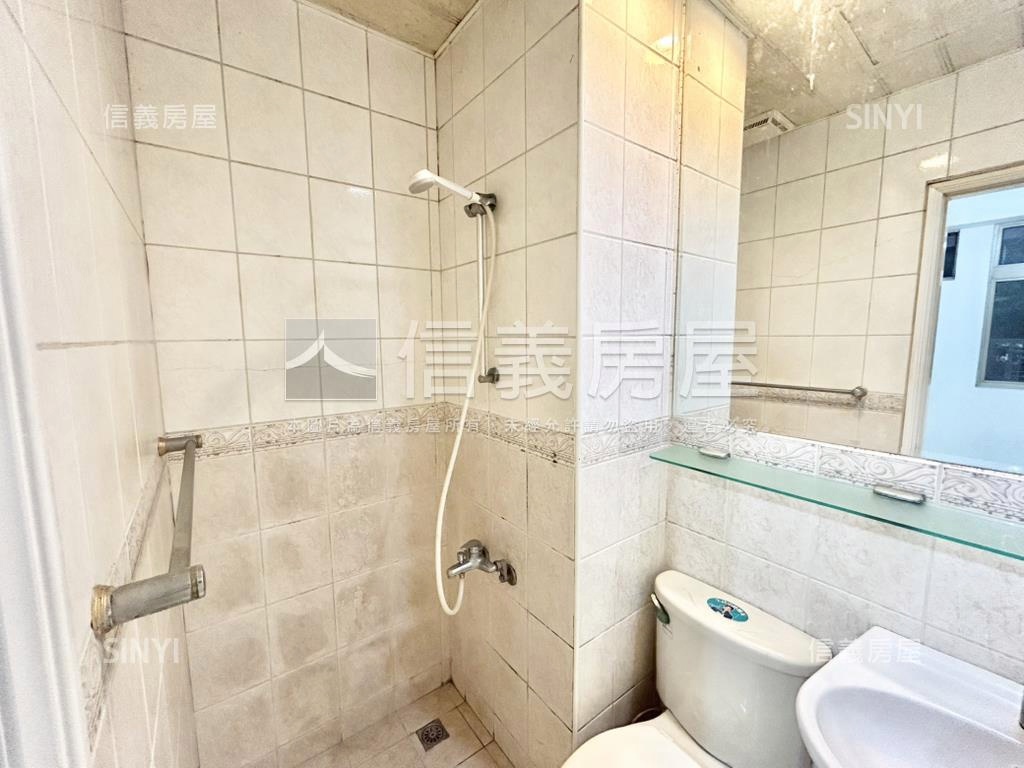 星光市三房露臺戶房屋室內格局與周邊環境