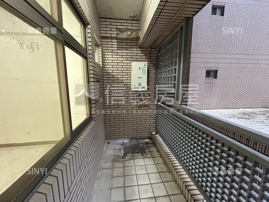 星光市三房露臺戶房屋室內格局與周邊環境