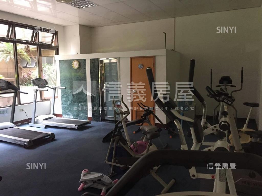 星光市三房露臺戶房屋室內格局與周邊環境