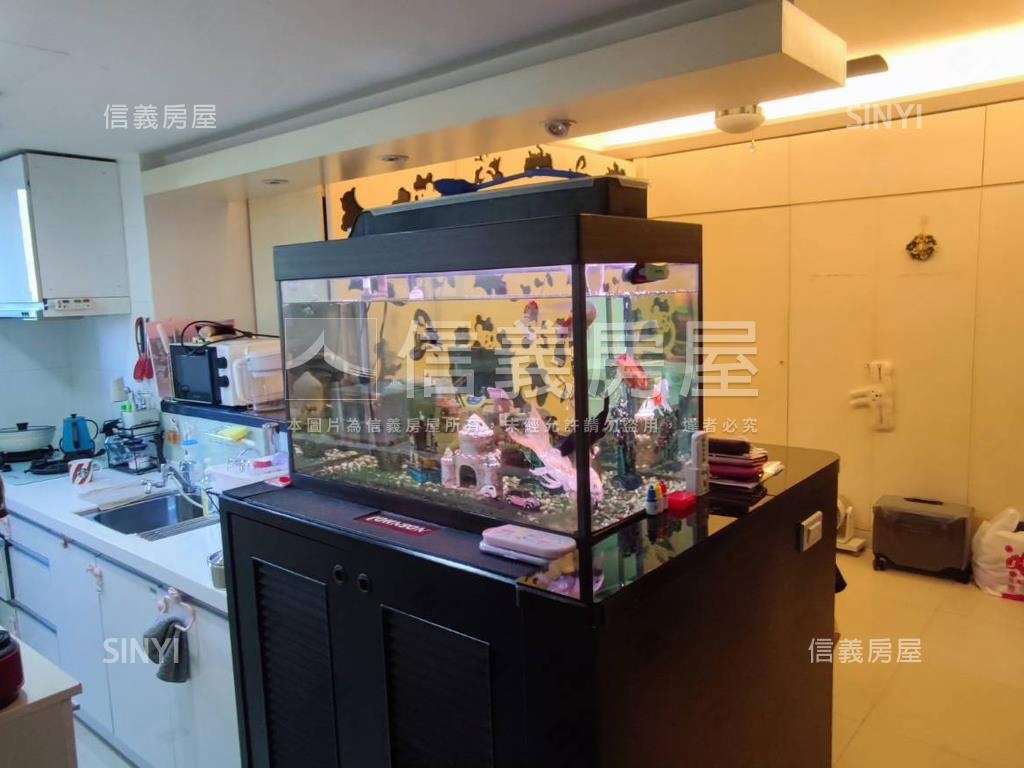 ２１社區精美３房華廈房屋室內格局與周邊環境