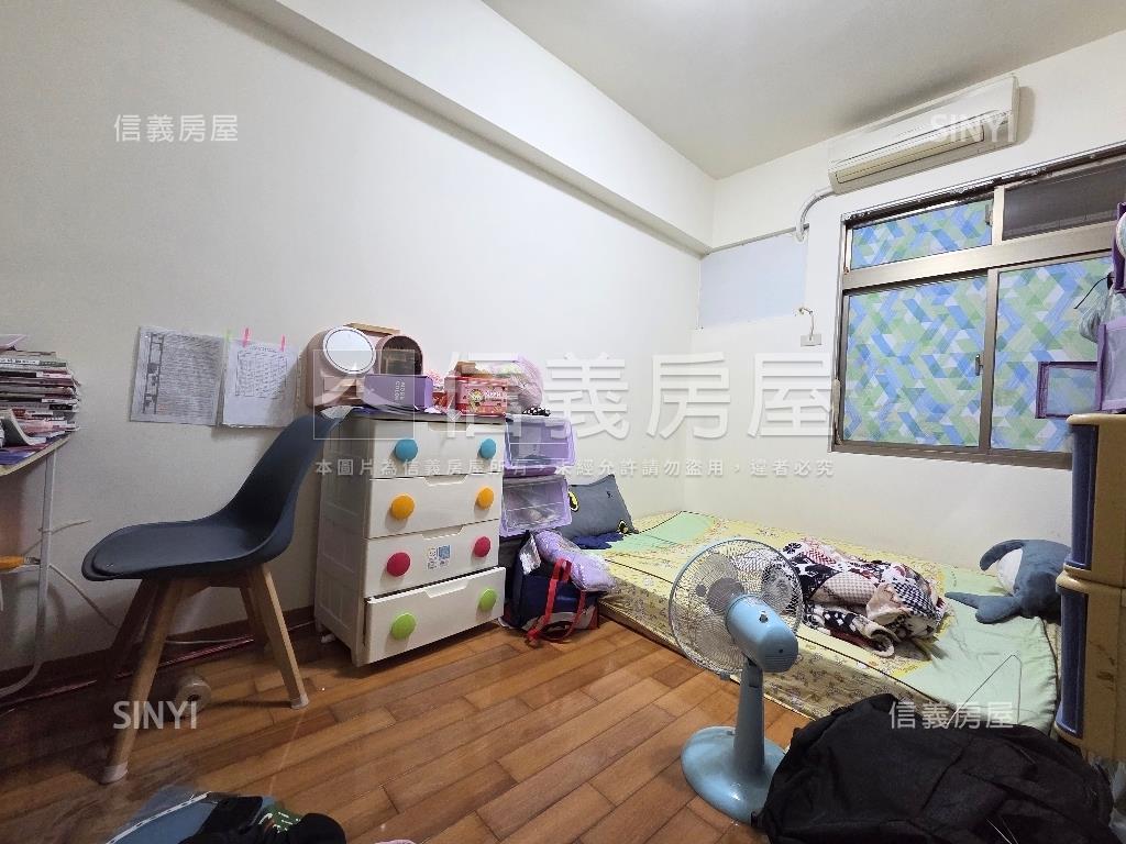 電梯３房三面採光可抽車位房屋室內格局與周邊環境