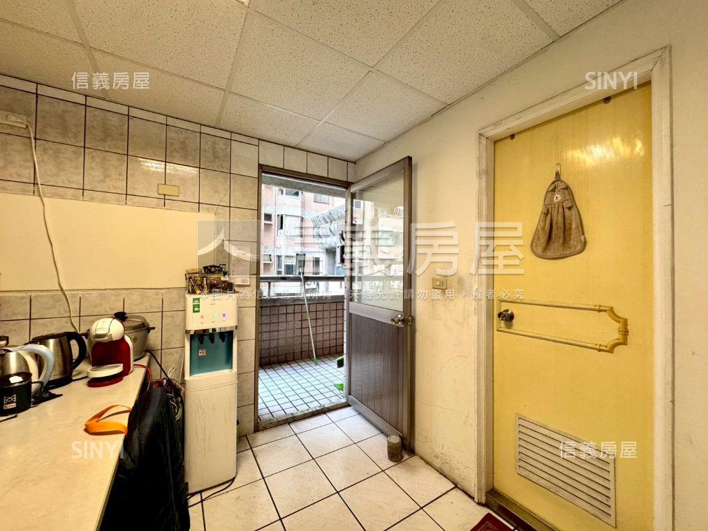 專簽５．５米面寬樓店車位房屋室內格局與周邊環境