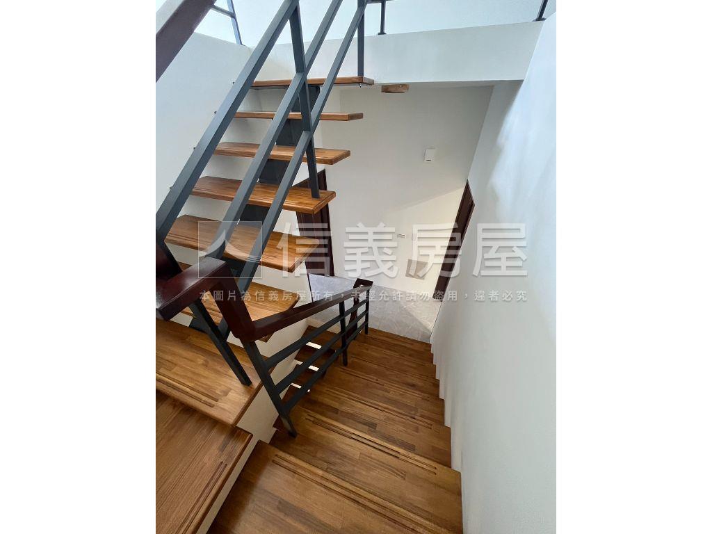 市中心大地坪整新別墅房屋室內格局與周邊環境