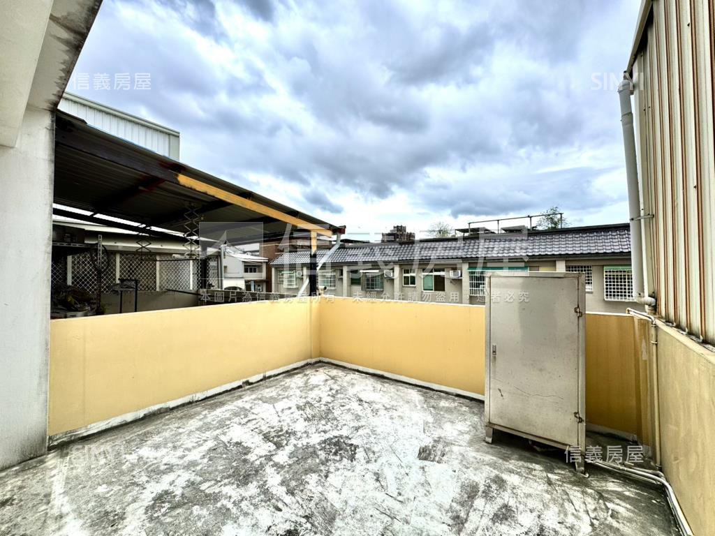 買代大里二期漂亮別墅房屋室內格局與周邊環境