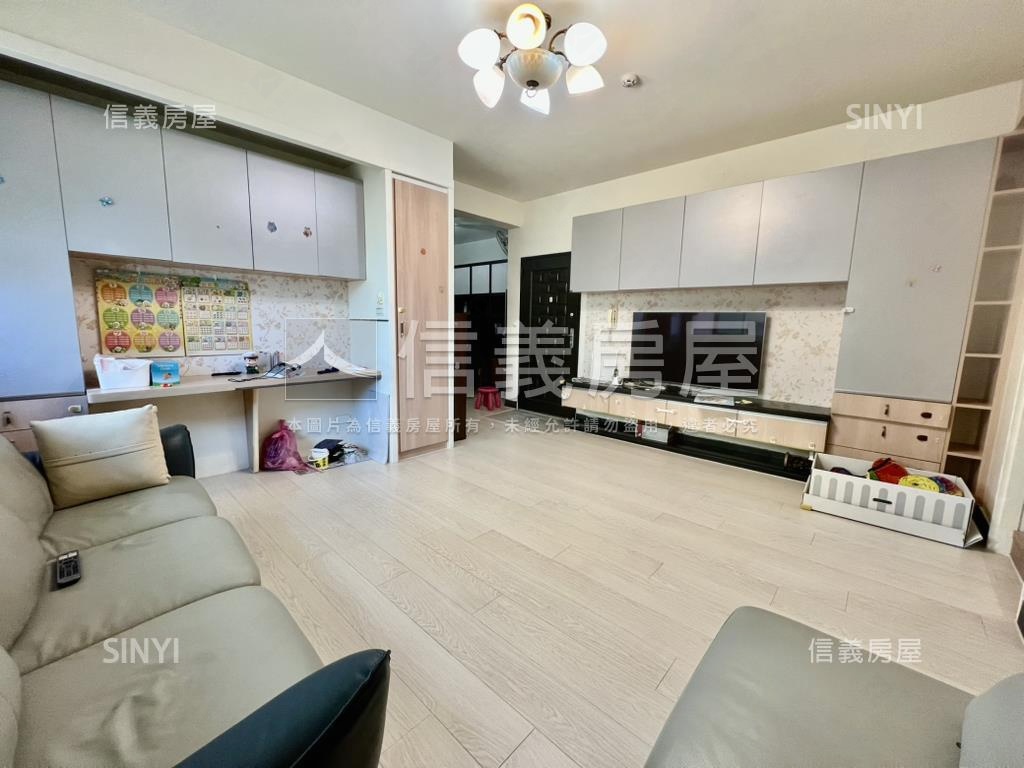 首購近未來捷運站三房房屋室內格局與周邊環境