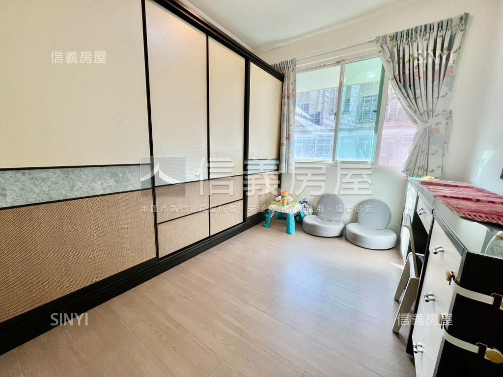 首購近未來捷運站三房房屋室內格局與周邊環境