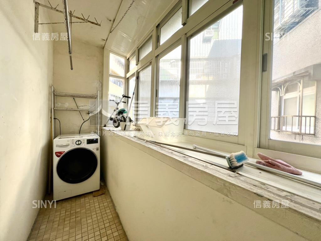 首購近未來捷運站三房房屋室內格局與周邊環境