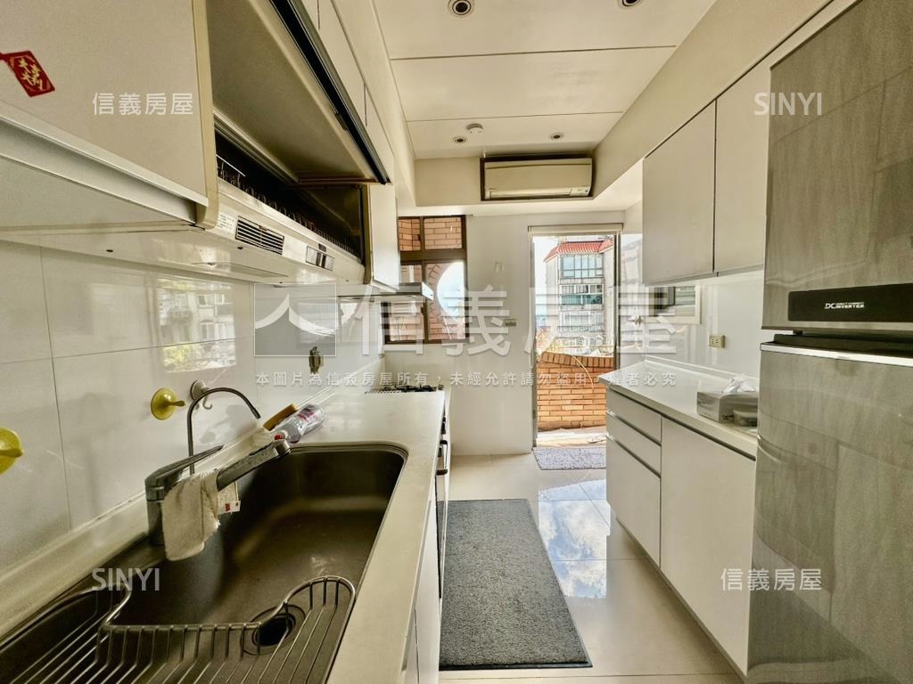 天母四房車有管理房屋室內格局與周邊環境