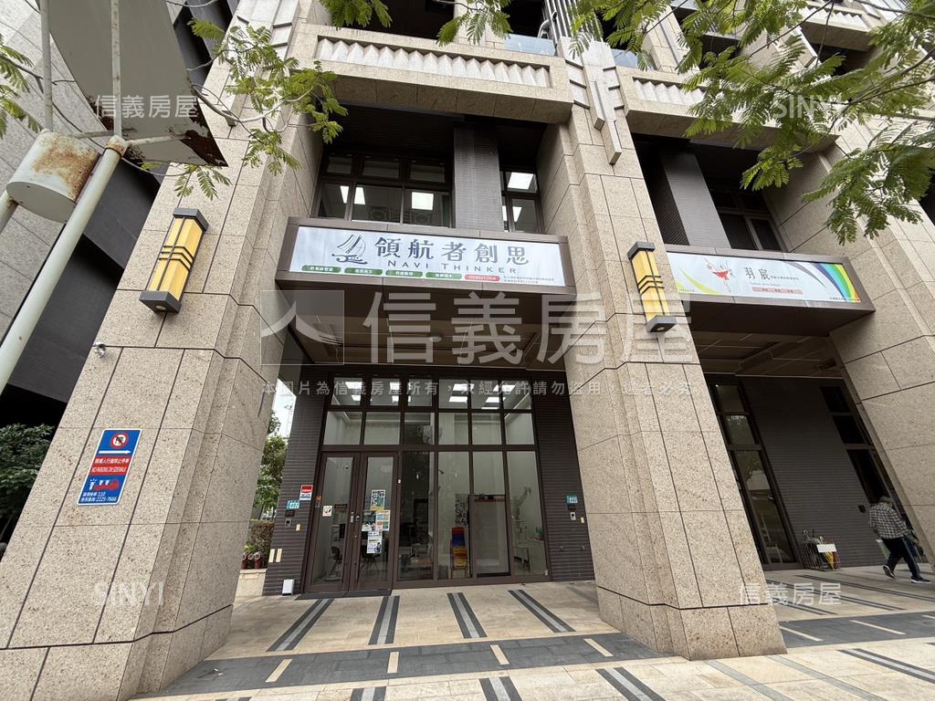 副都心挑高金店面Ｄ房屋室內格局與周邊環境
