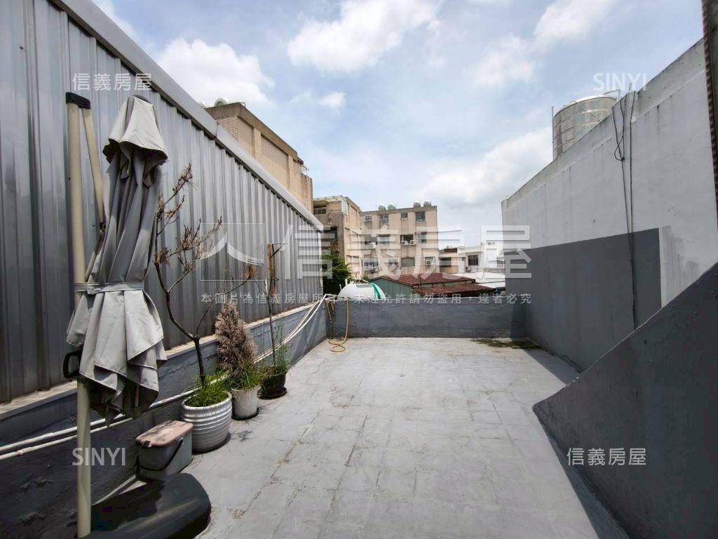 獅子林８米路美透天房屋室內格局與周邊環境