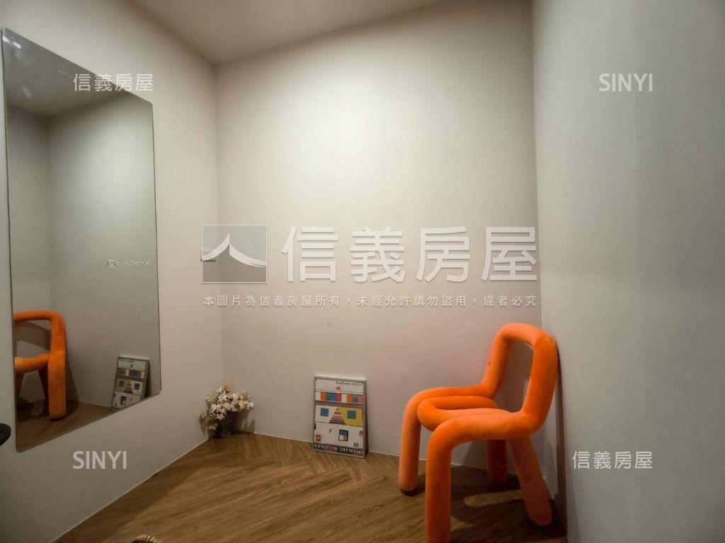 獅子林８米路美透天房屋室內格局與周邊環境