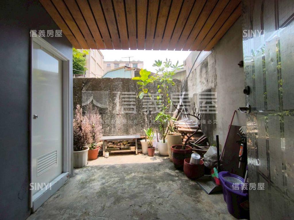 獅子林８米路美透天房屋室內格局與周邊環境