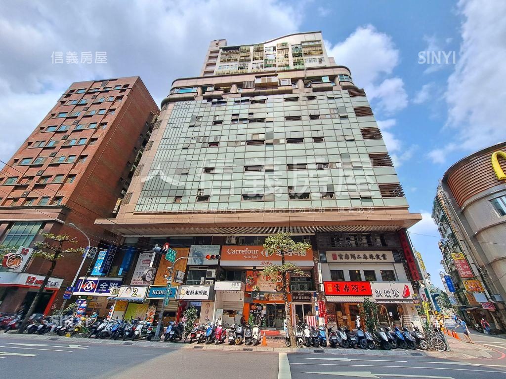 精裝永安捷運稀有挑高房屋室內格局與周邊環境