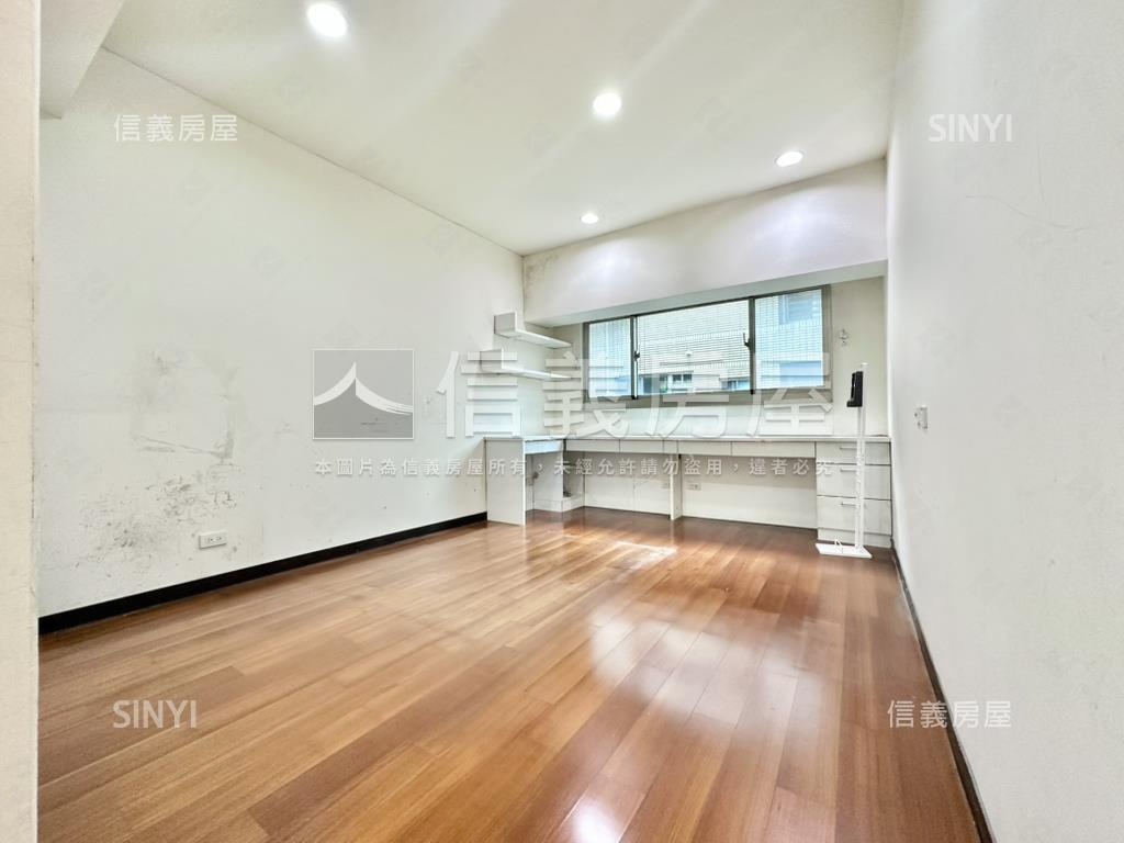 元氣大鎮Ｇ棟高樓平面車位房屋室內格局與周邊環境