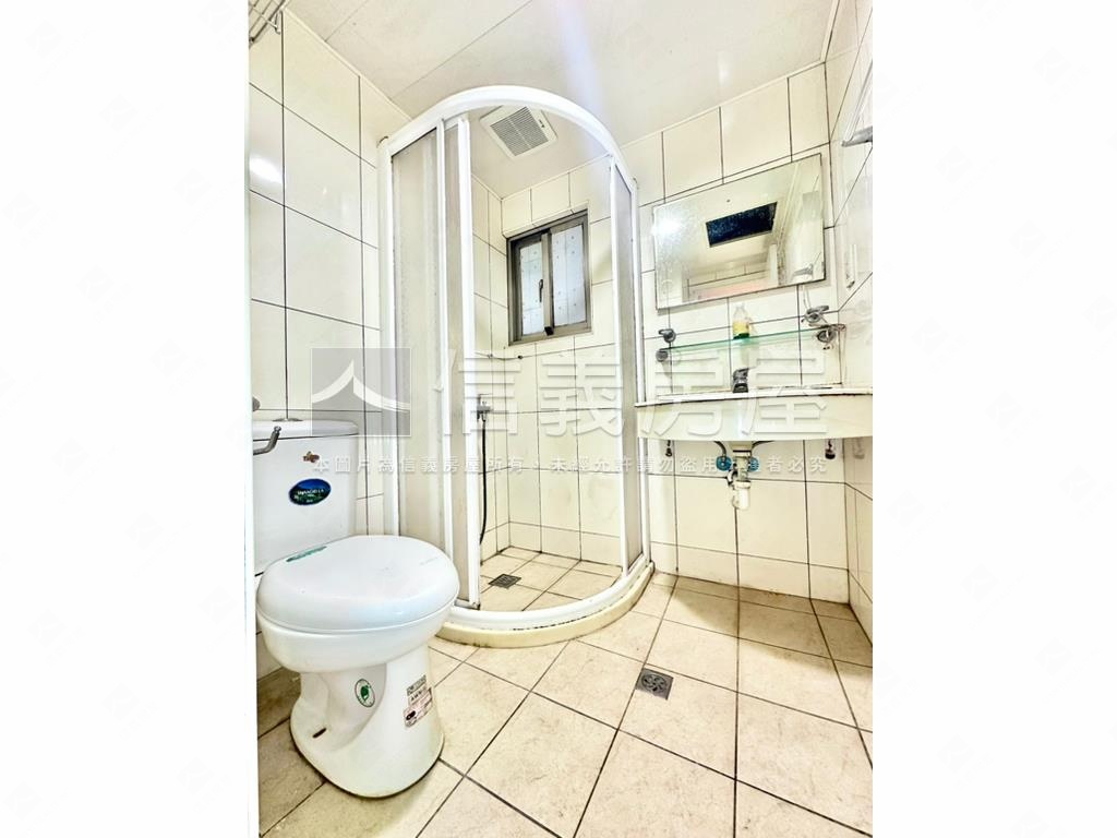 元氣大鎮Ｇ棟高樓平面車位房屋室內格局與周邊環境