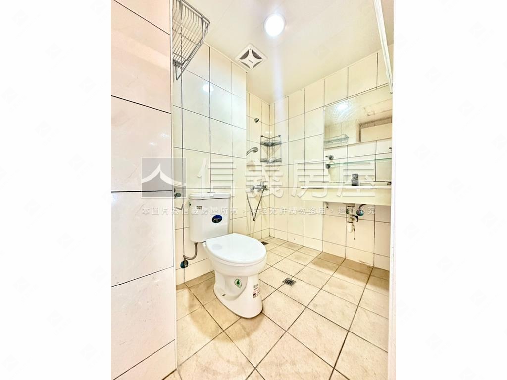 元氣大鎮Ｇ棟高樓平面車位房屋室內格局與周邊環境