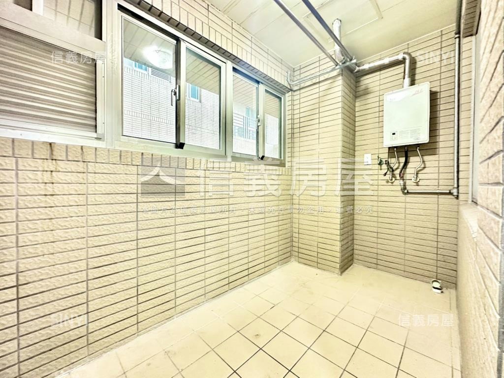 元氣大鎮Ｇ棟高樓平面車位房屋室內格局與周邊環境