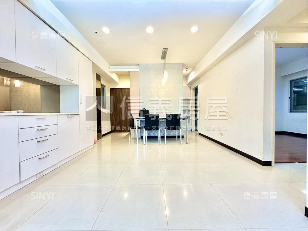 元氣大鎮Ｇ棟高樓平面車位房屋室內格局與周邊環境