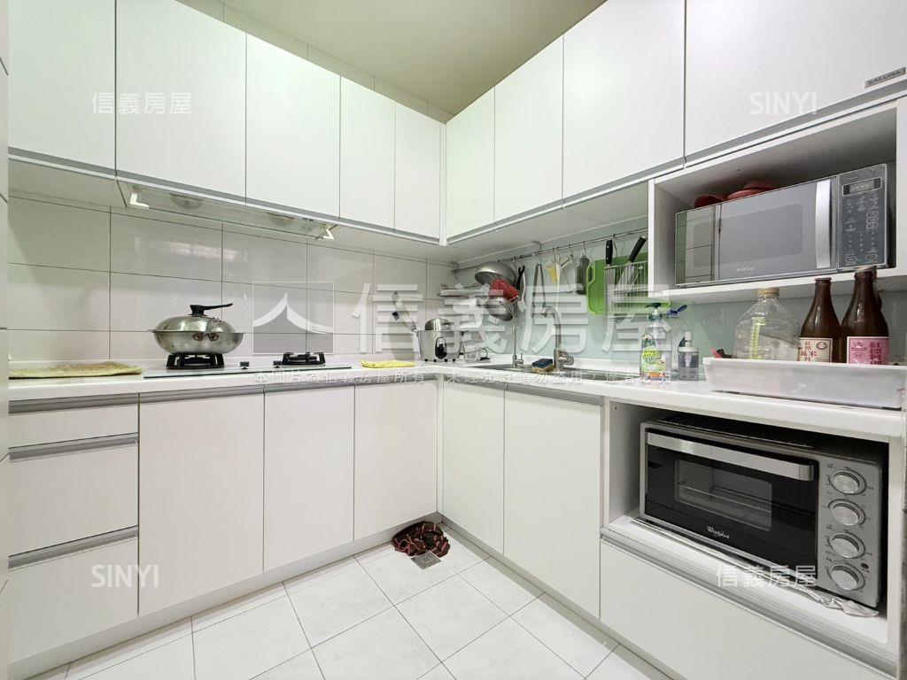 金鼎路旁活巷透天房屋室內格局與周邊環境