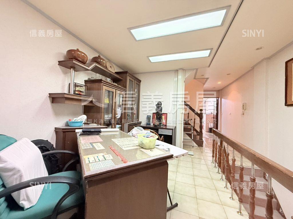 金鼎路旁活巷透天房屋室內格局與周邊環境