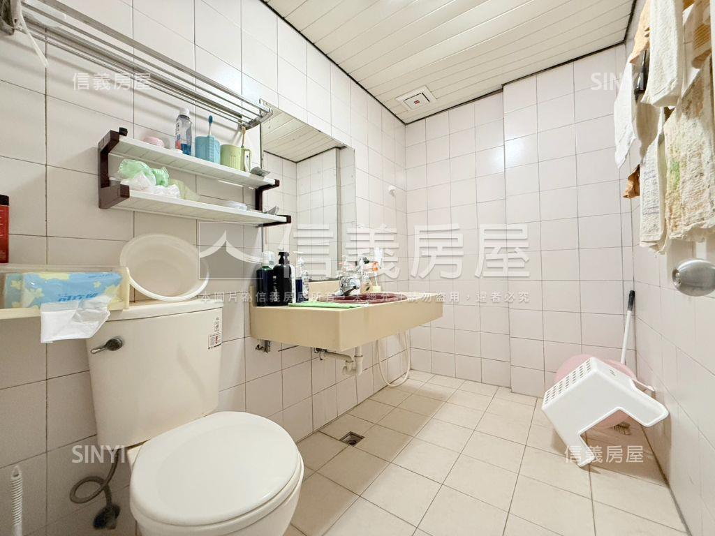 金鼎路旁活巷透天房屋室內格局與周邊環境