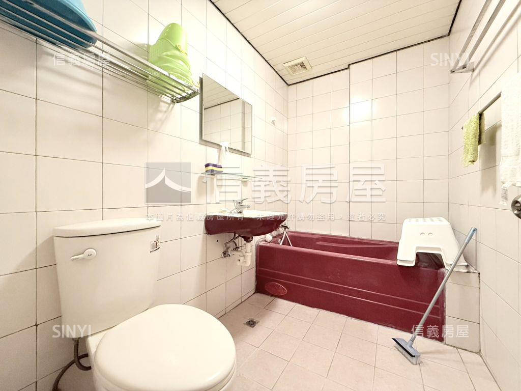 金鼎路旁活巷透天房屋室內格局與周邊環境